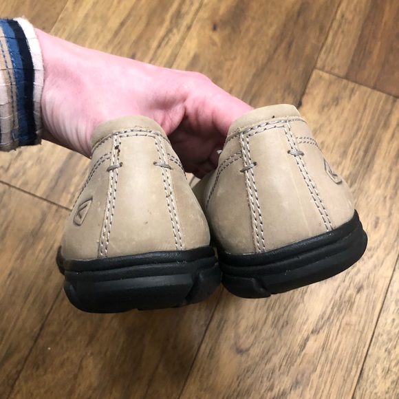 Keen size 7 leather slip on shoes flats contour arch - Picture 7 of 10